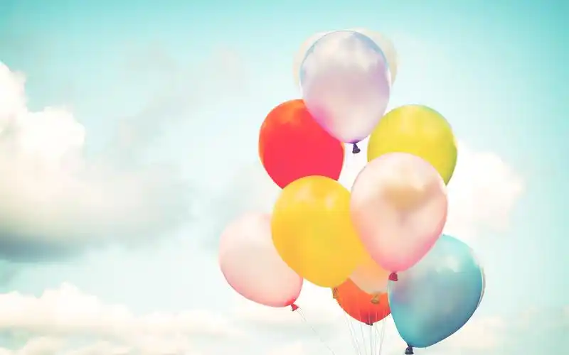 彩色气球,天空 1125x2436 iphone 11 pro/xs/x 壁纸,图片,背景,照片