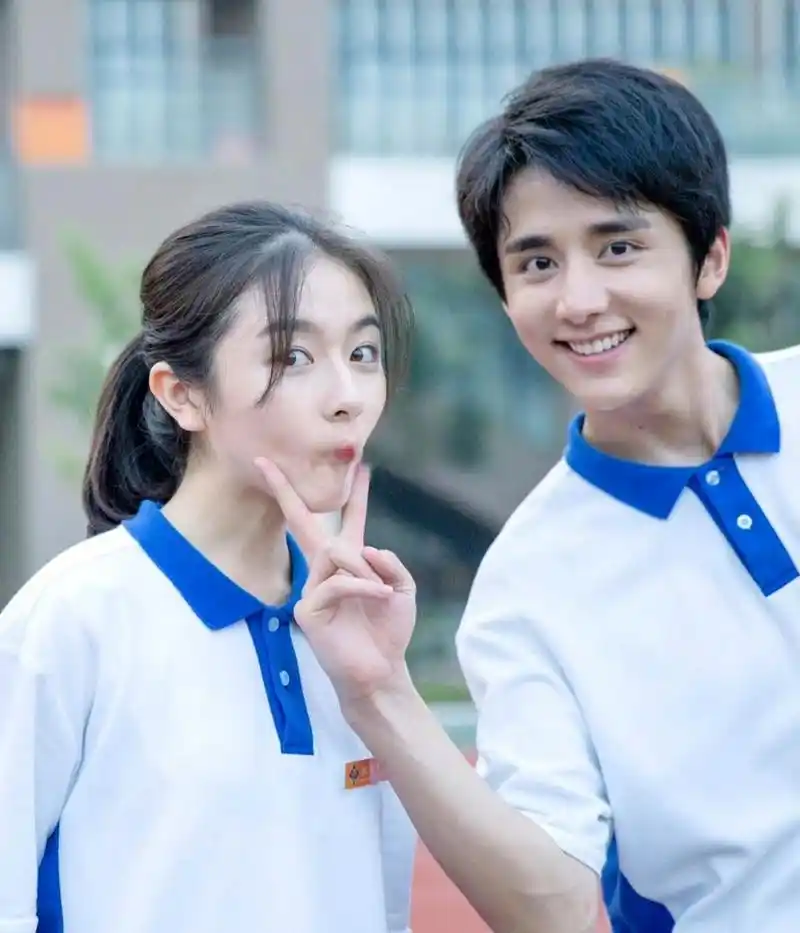 这才是真正的"新兰"cp,般配得嘞～  #张新成李兰迪泰国游正脸照