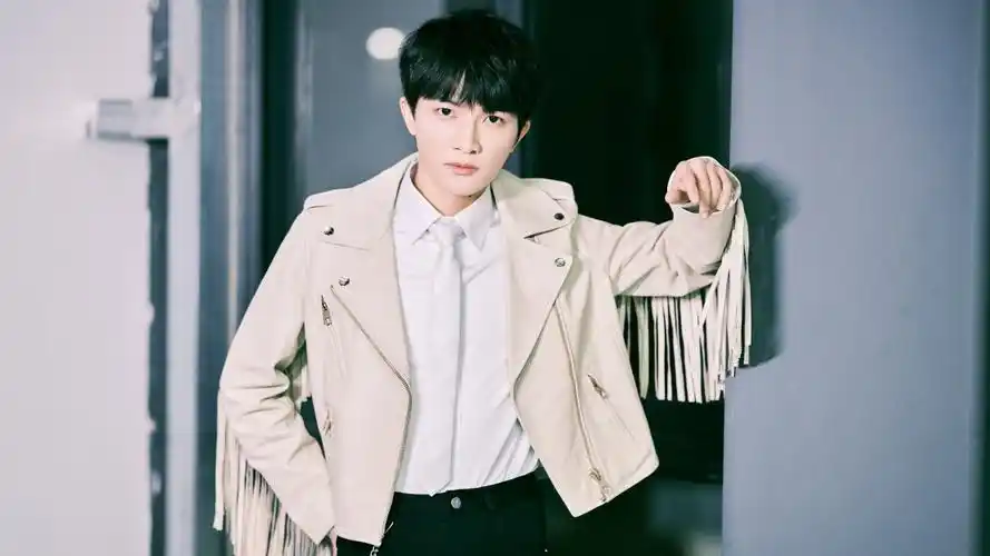 周深4k壁纸_4k人物图片高清壁纸_墨鱼部落格