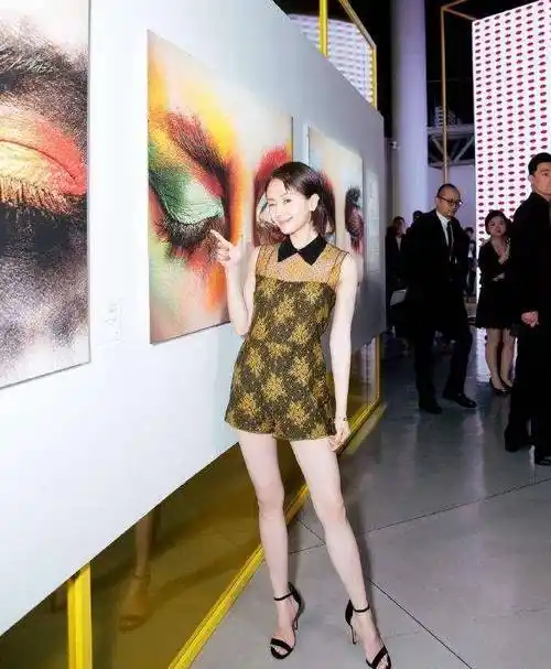 原创鞠婧祎的鞋品一言难尽难怪被嘲14米小个子如何选高跟鞋