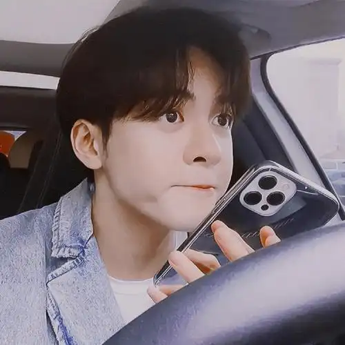 宝藏男孩曾舜晞  一个人工作的崽崽好可爱