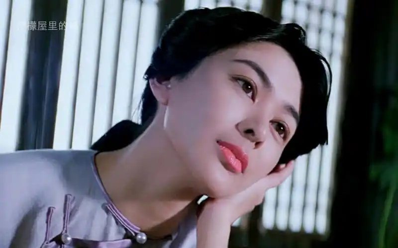 关之琳真的很美,不愧是香港四大美人之一