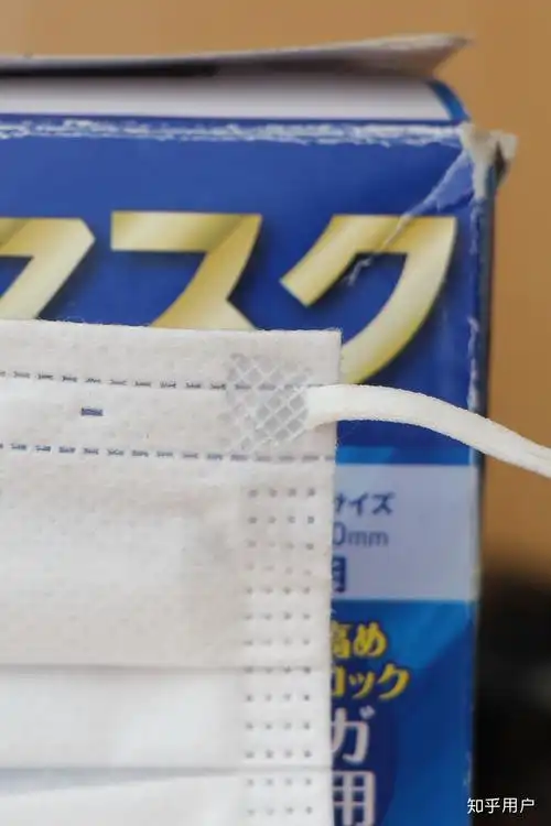 两面都是白色的一次性口罩怎么区分正反面?