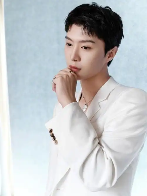 这种私人行程就不要过多讨论啦,多关注作品吧#范丞丞否认恋情