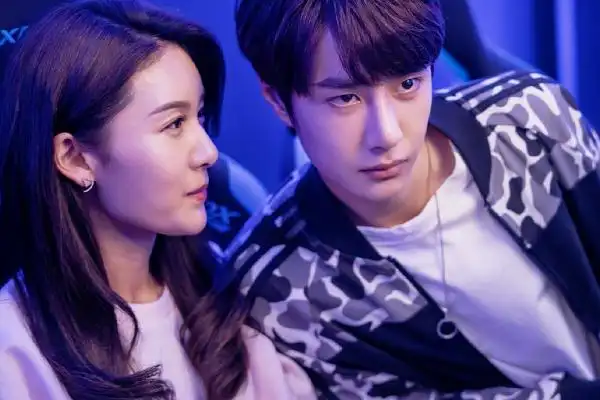 和王一博演情侣的人,原来饰演过小魔仙,陪伴了我们的童年