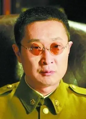 "天津大妈"林永健:17岁入行,33岁娶最美军花,奋斗20年终成名