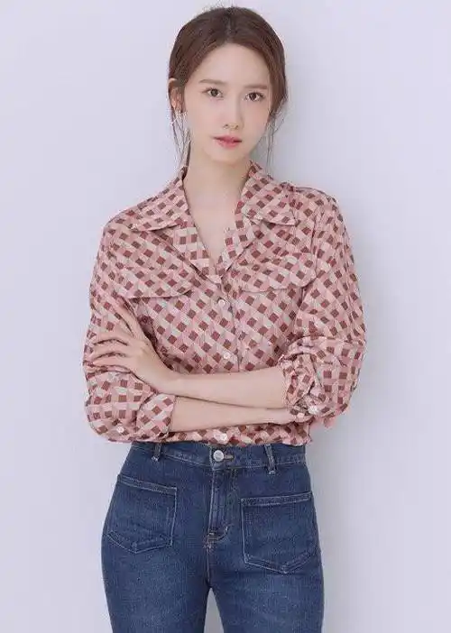 30岁林允儿真奢华,穿13000衬衫配76000手表自拍,"仙女"变富婆_造型