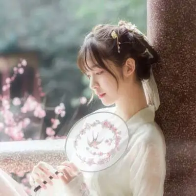 古风头像女唯美淡雅 仙气十足的白衣古风女子图片