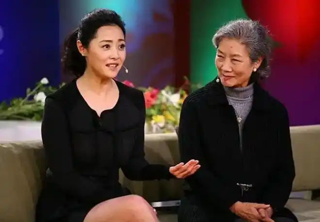 吕中儿子是导演儿媳是演员女儿是航天专家都成了她的骄傲