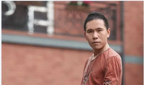 李奇龙的个人经历