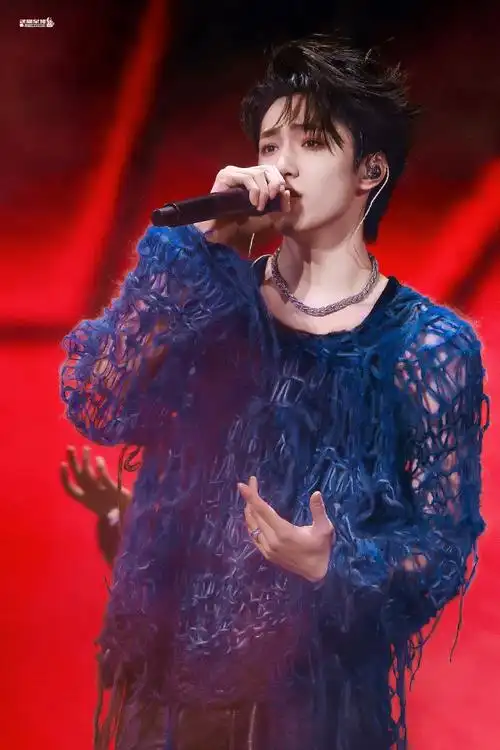 刘耀文一对一教粉丝手势舞