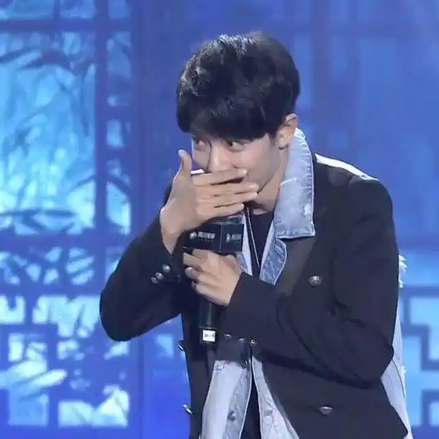 鹅:想不到吧 情侣头像系列源源不断给你们更新哈