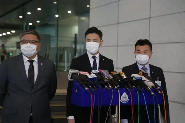 香港警方有组织罪案及三合会调查科(o记)高级警司何振东介绍,当天警方