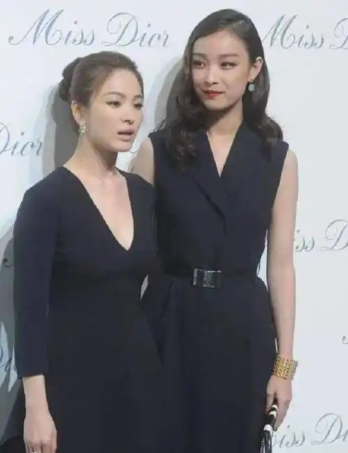 宋慧乔和倪妮同框,一个像普通人,一个像女王,气场差距大