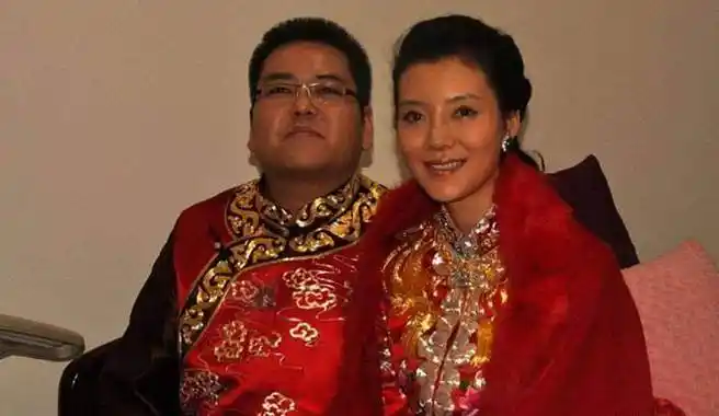 3对圈内著名"母女花",第一对妇孺皆知,最后一对实在是太凄惨_凯丽_王