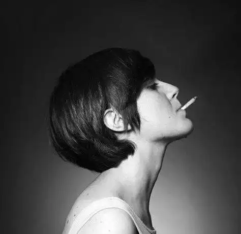 抽烟头像黑白抽烟头像侧脸