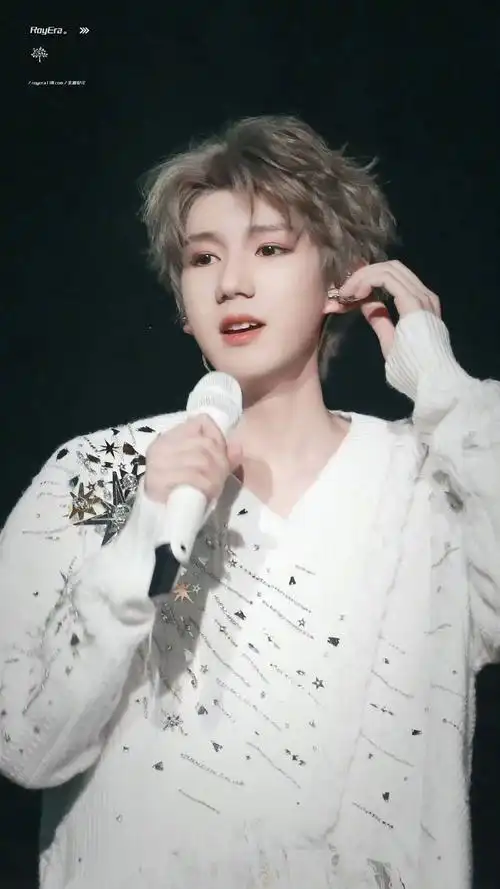 王源头发染了七个半小时