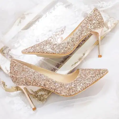 选择一双你喜欢的水晶鞋看看接下来一周会发生什么好运