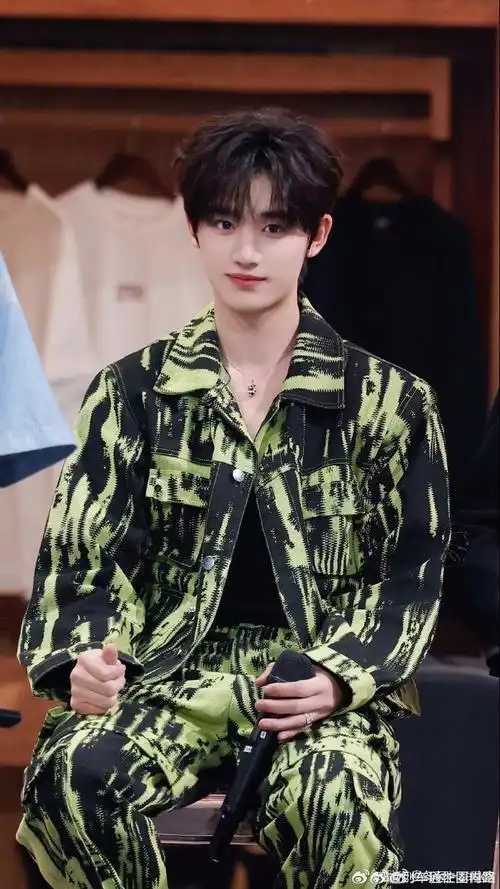 丁程鑫今晚有舞台