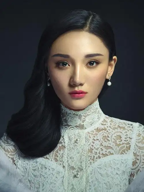 【公众号同发】中国内地著名青年女歌手冯弯弯