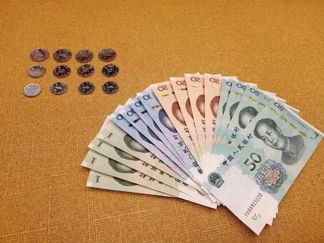 新版人民币来了市民尝鲜多为收藏网点将逐步投放