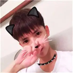 可爱搞怪男生头像拍照加艺术贴卖萌的男生