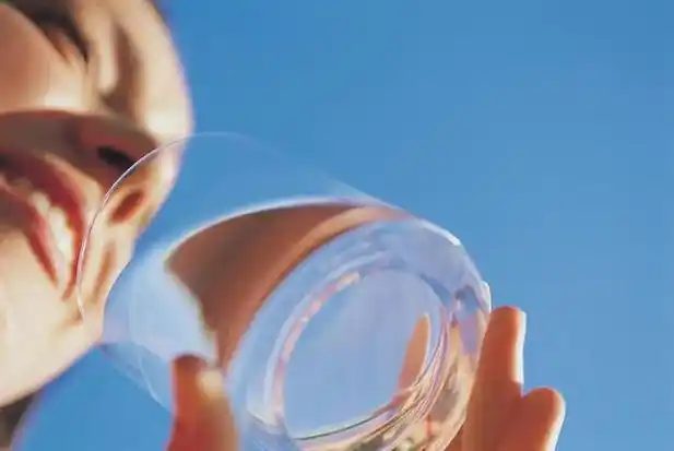 关于喝水的四个坏习惯