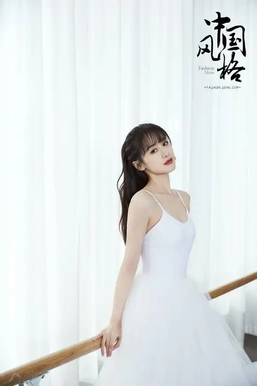 在袁冰妍的扮相中,古装总是十分经典又惊艳,而且每一个细节都被她诠释