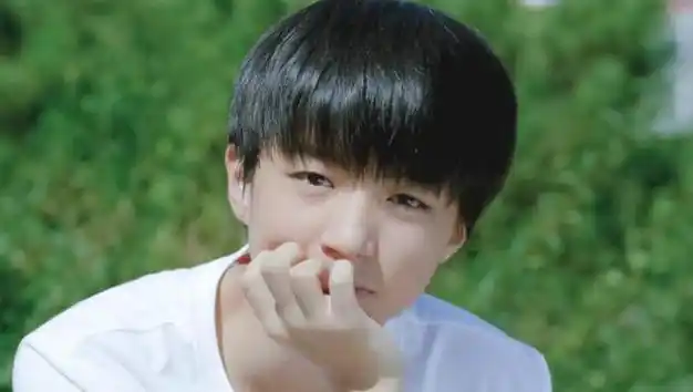 王俊凯整容卸妆网友看到照片后神颜