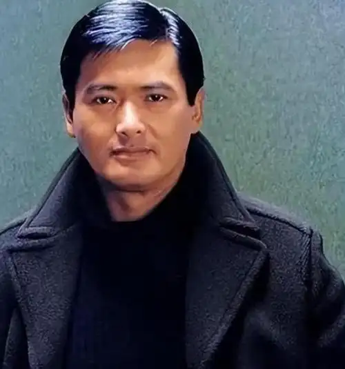 今天我要讲的故事,讲的就是这样一个传奇人物,他就是——周润发.