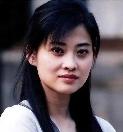 事实证明,48岁的梅婷已经走上人生一条"康庄大道"