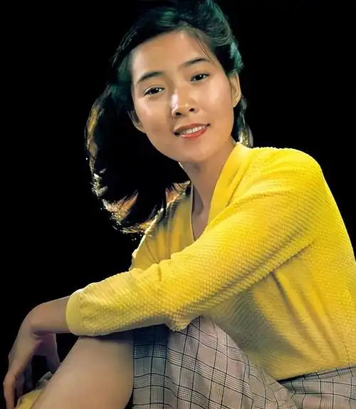 回顾沈丹萍与张铁林分手后嫁大自己14岁德国人现生活幸福美满