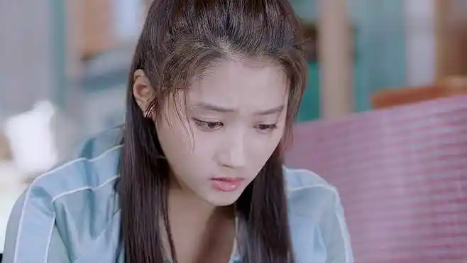 极光之恋:总裁带关晓彤签合同,关晓彤高兴不已,殊不知是圈套