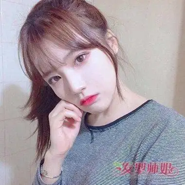 2018流行的刘海扎马尾学生可以扎的马尾