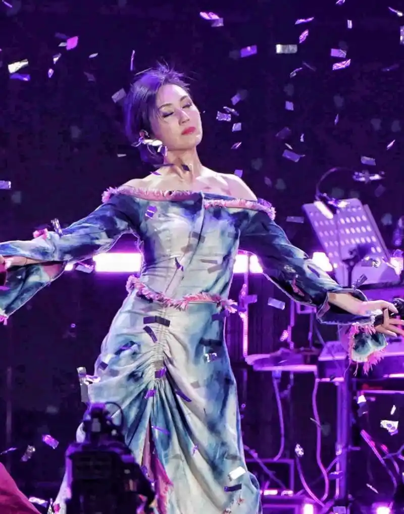 杨千嬅演唱会像开盲盒# 有生之年系列!