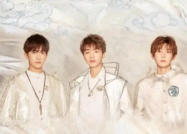 tfboys十周年演唱会,三人泪目合唱,感动无数粉丝