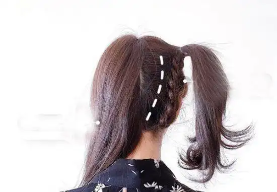 日系双马尾扎法步骤图解