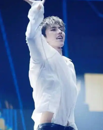 蔡徐坤只有腋毛粉新一批腹毛粉出现粉丝加腹肌更帅