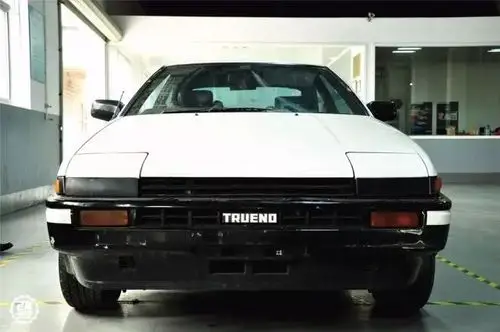 这台ae86的来历,要从2014年7月说起,度宏在朋友