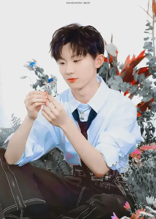 马嘉祺与花的适配度#来看马嘉祺与花儿的适配度～温润如玉的少年与