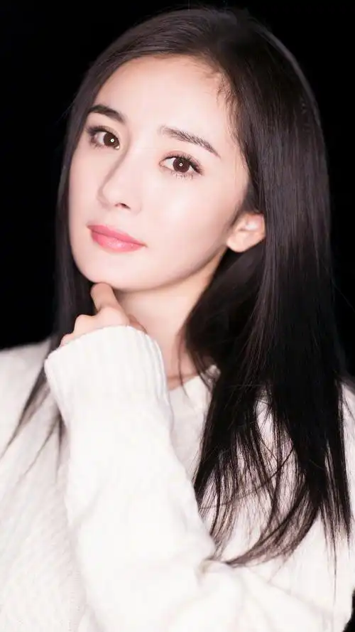 杨幂白毛衣蕾丝裙性感手机壁纸图片