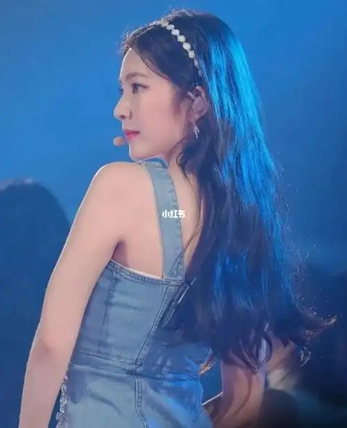 舞台上的裴珠泫会发光78