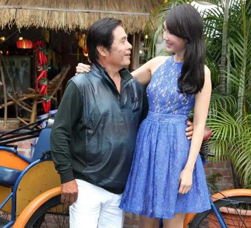 73岁老戏骨雷洪,"坐拥6妻"最小的20多岁,每人一月发7万生活费_妻子