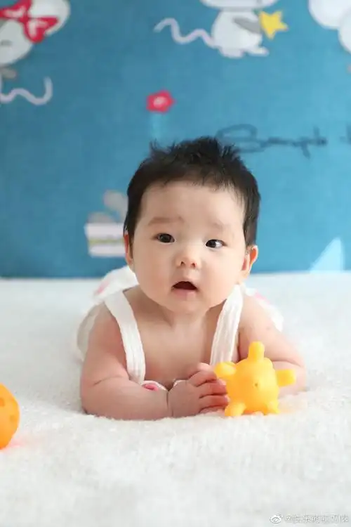 家有萌娃#小萌萌的大片新鲜出炉啦~宝贝,妈妈爱你!