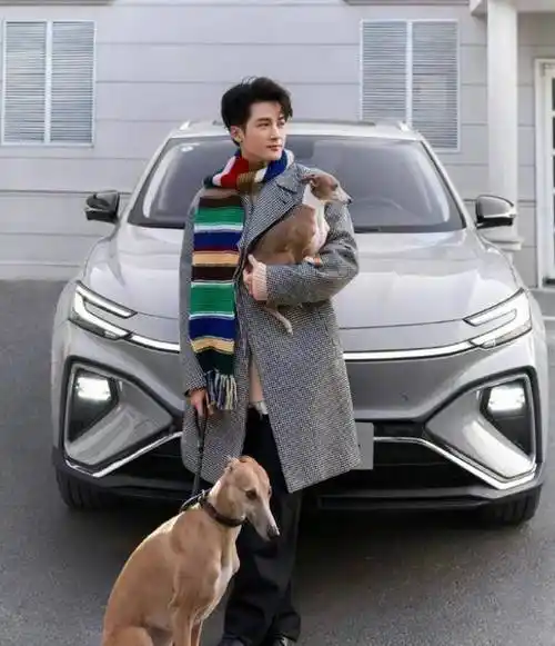 檀健次和孟佳同框,5cmx鞋跟意外抢镜,同样的情况不是头一回_鞋底_男友