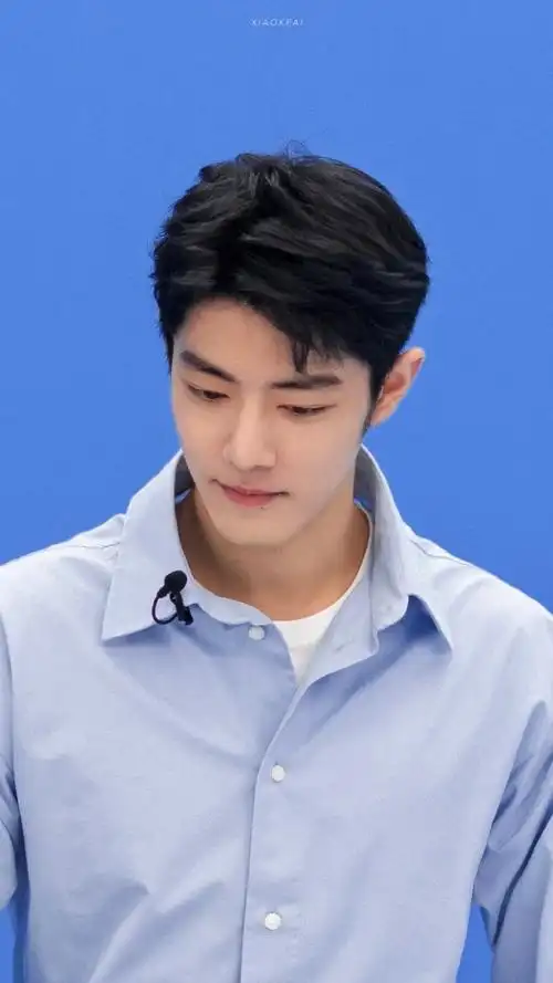 肖战直播##肖战浅蓝色衬衫直播造型