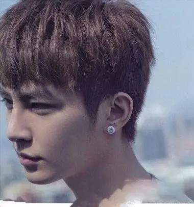 秋冬季男生卷发怎么弄好看 短发卷发图片