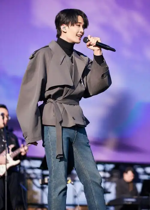 王赫野超话9115#王赫野的音乐生活季#歌声起 撩