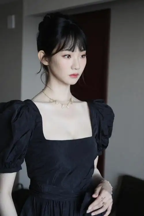 迪奥中国品牌挚友张艺凡