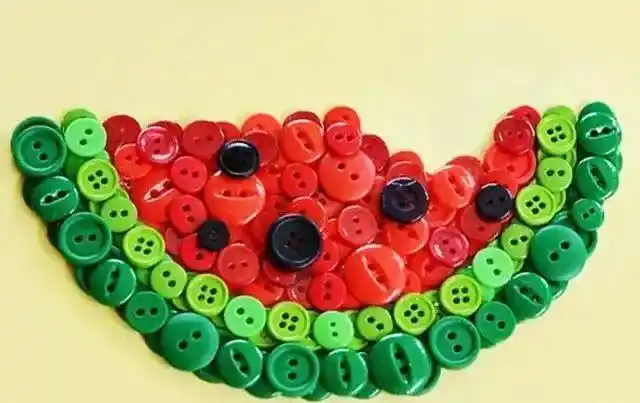 生活中常见的纽扣,居然可以做出这么多有趣的手工,太有创意了!_作品